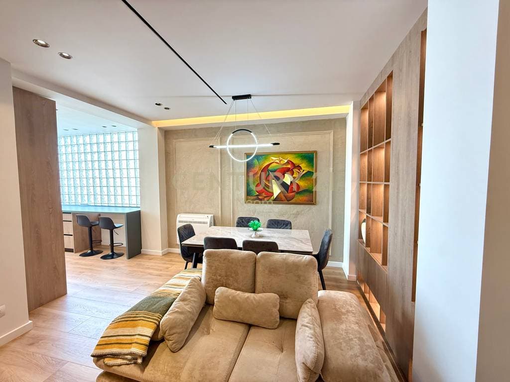 QIRA, APARTAMENT 3+1+2 + DEPO, RRUGA E KAVAJES! 3