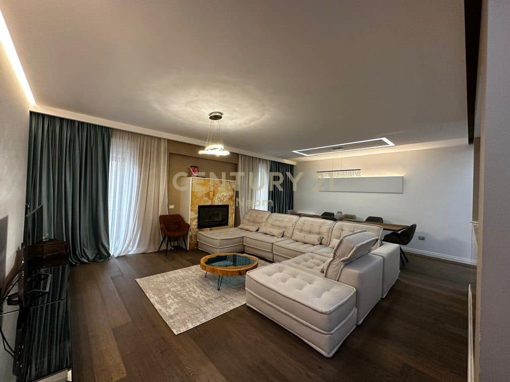 Shitet Apartament 2+1+post Parkimi, me Pamje në Liqenin e Thatë