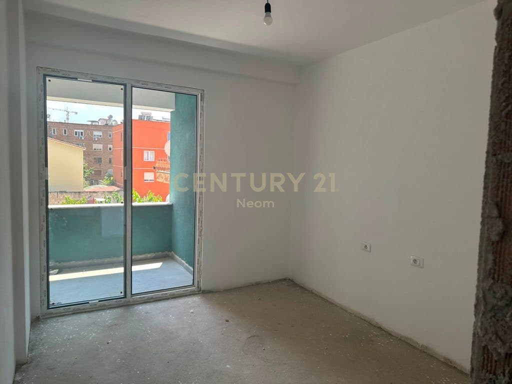 SHITET APARTAMENT 2+1+2 NË ZONËN E XHAMLLIKUT 3