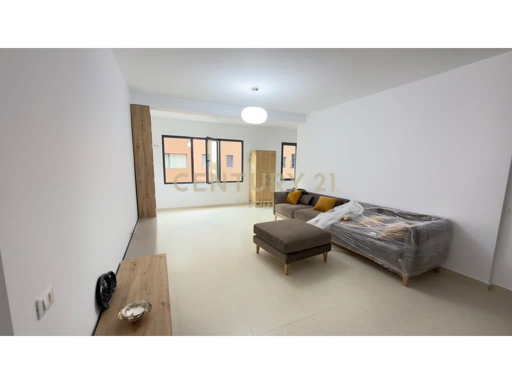 APARTAMENT 2+1+2 ME QERA | 130 M² | XHELUKS , RRUGA E ELBASANIT