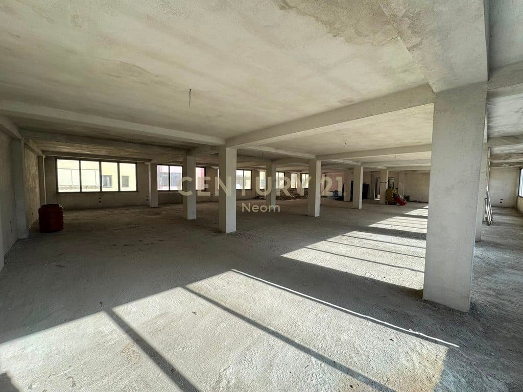 Business premises for rent 450m2, Irfan Tomini 2