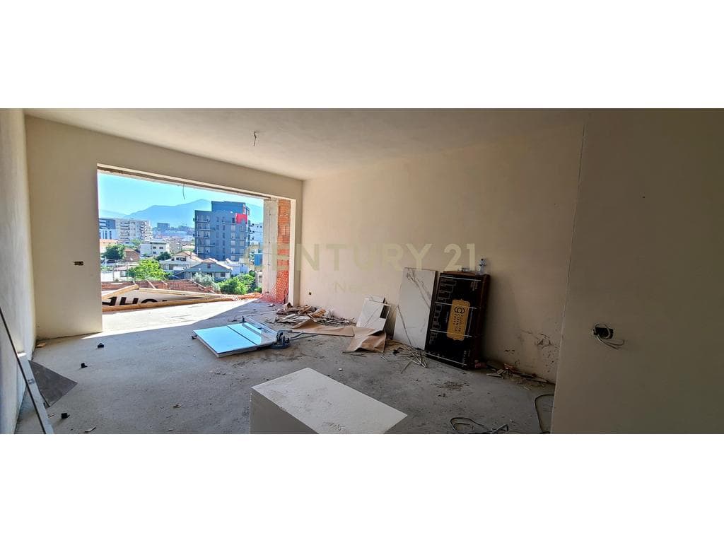 Shitet Apartament 2+1 +2 te River Side 3