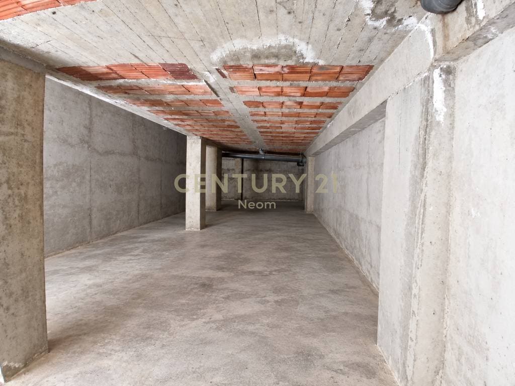 SHITET MAGAZINE PER INVESTIM APARTAMENTI TR LIQENI I THATE ,RRUGA PETI 2