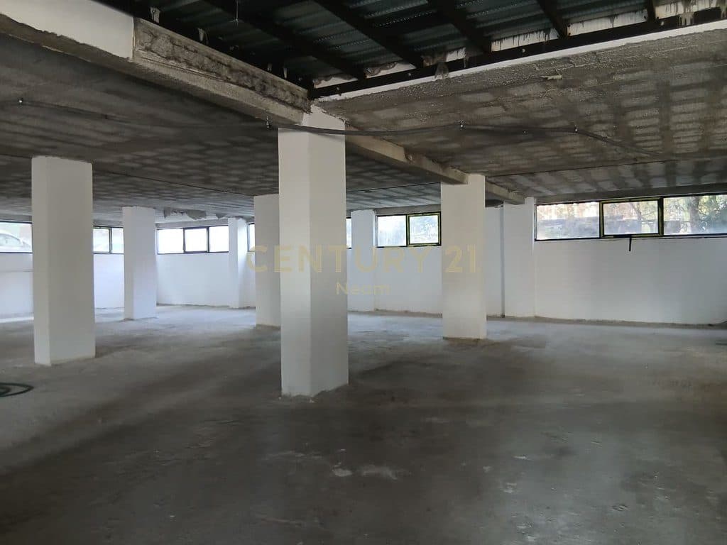 COMMERCIAL SPACE FOR SALE 919.7 M2, ON MAIN STREET - INSTITUTE 3