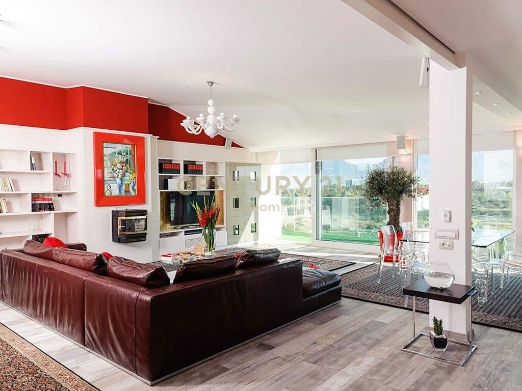 SHITET APARTAMENT MODERN ME DHOME GARDEROBE 200M2, ME PAMJE NGA LIQENI I TIRANES