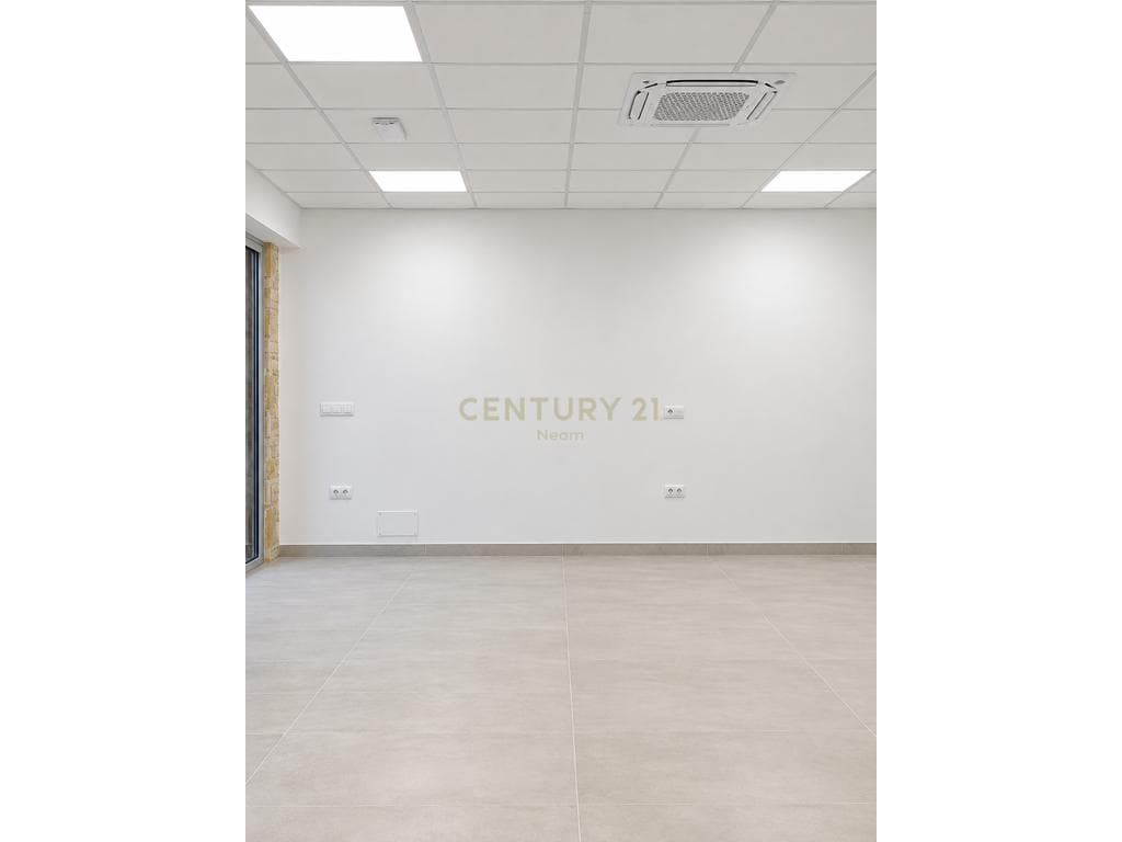 Jepet dyqan 130m2 dhe garazh, Paskuqan 4