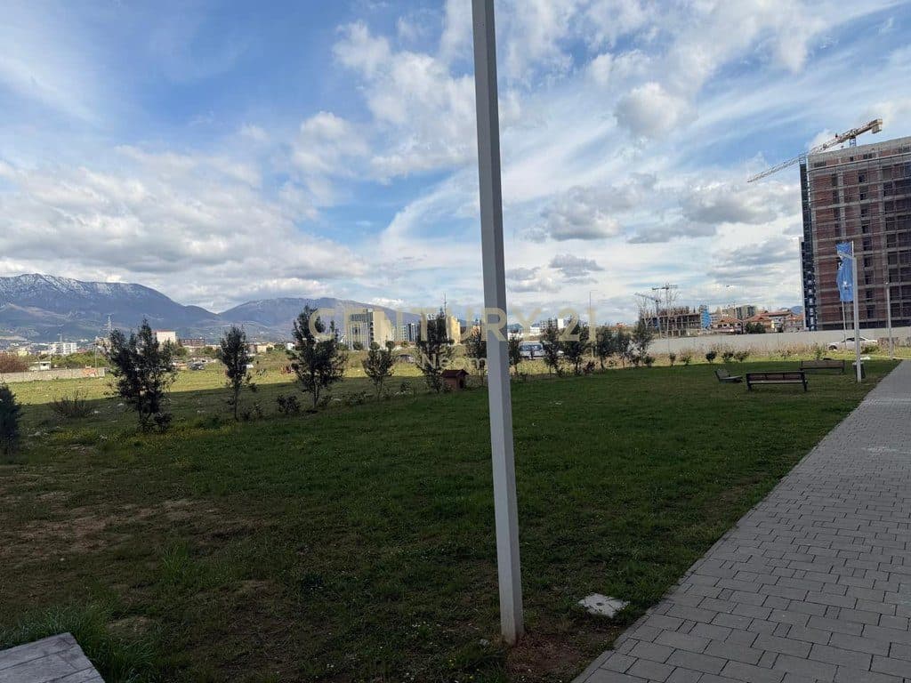 SHITET – DYQAN MULTIFUNKSIONAL 63.5 m², PRANË BULEVARDIT TË RI!! 3