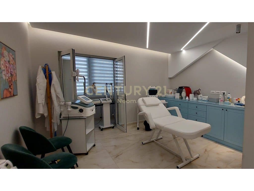 JEPET ME QERA KLINIKË DERMO ESTETIKE MODERNE & E KOMPLETUAR, NË ZEMËR TË TIRANËS 3