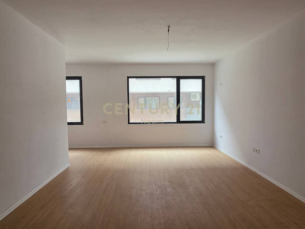 SHITET APARTAMENT 2+1+2 ,125M2 + POST PARKIMI - KOMPLEKSI XHELUKS 4