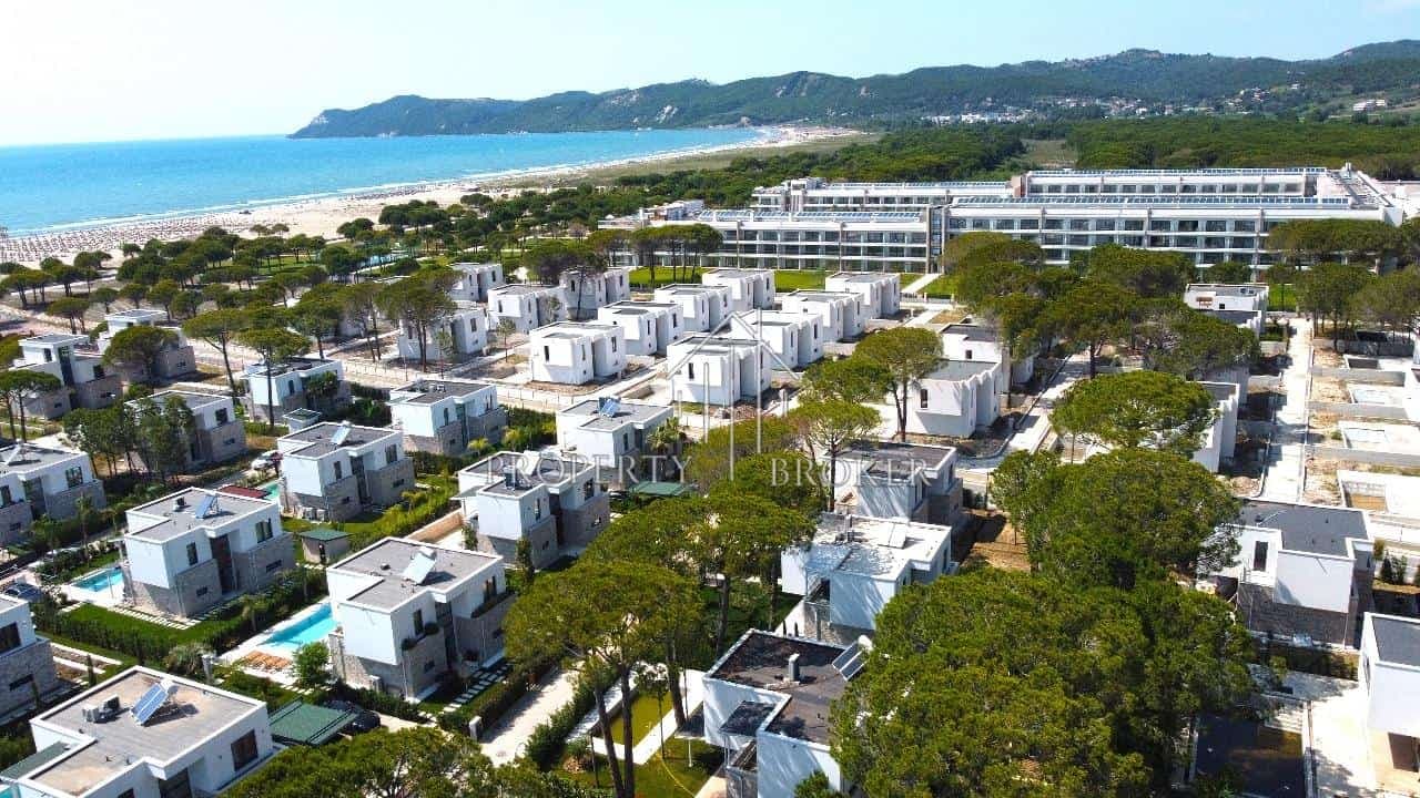Shitet apartamenti 2+1+Post Parkimi te Gjiri i Lalezit,San Pietro Resort!