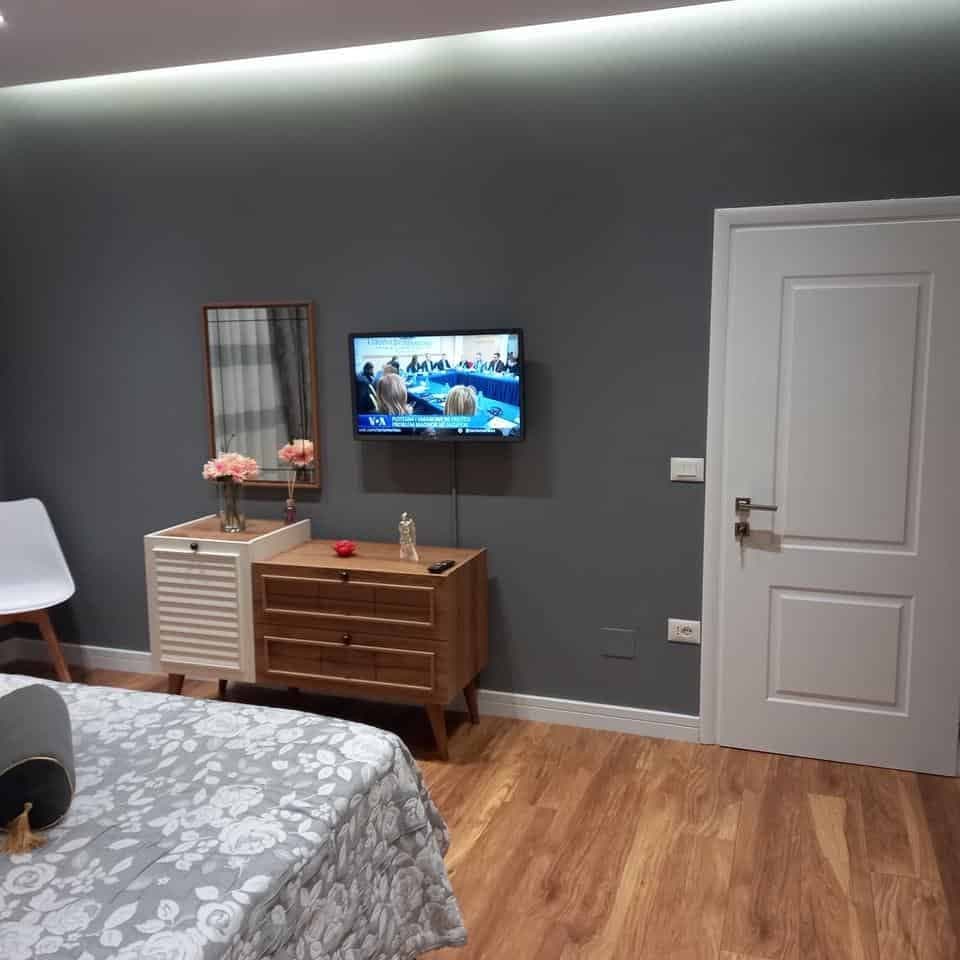 Jepet me qera apartamenti 1+1 te Tirana e Re 3