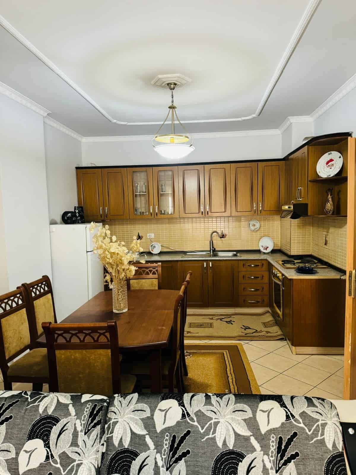 Jepet me qera apartamenti 2+1