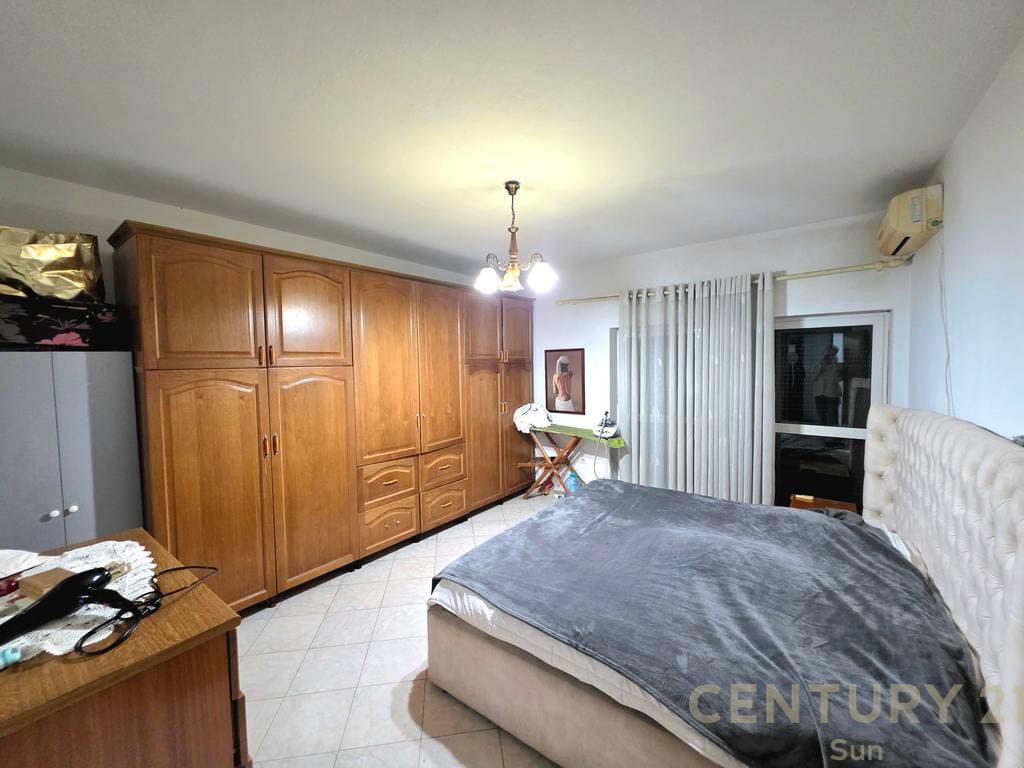 SHITET APARTAMENT 3+1+2 NE KOMUNEN E PARISIT 4