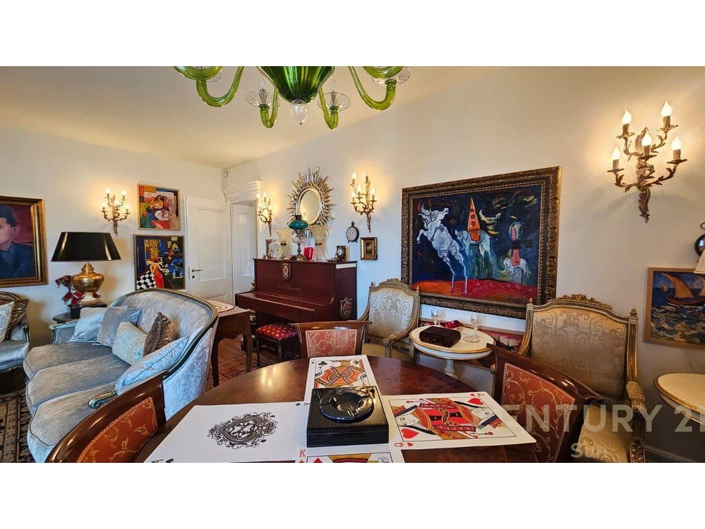 SHITET APARTAMENT NE VLORE 2+1+1 + 3 POSTE PARKIMI ME PAMJE NGA ISHULLI I SAZANIT 4