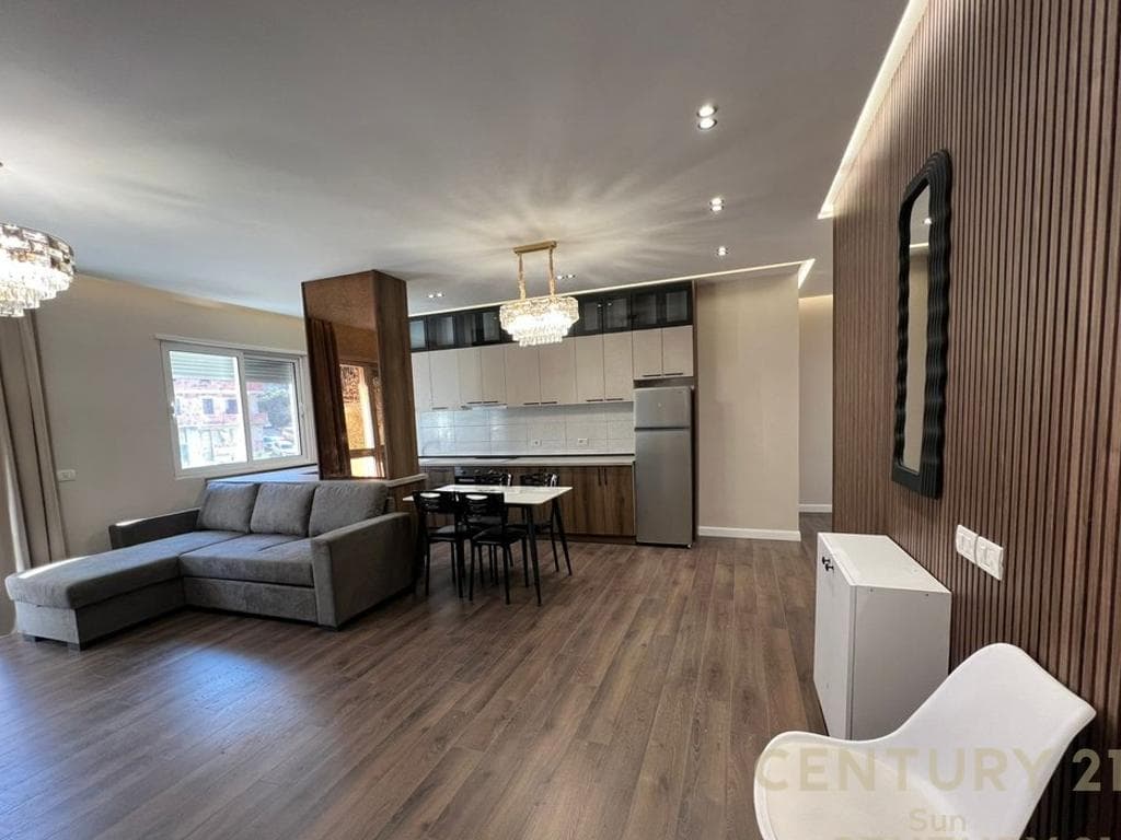 Apartament 2+1+2 Për Shitje në zonen e Kopshtit Botanik Zoologjik, Tiranë 2