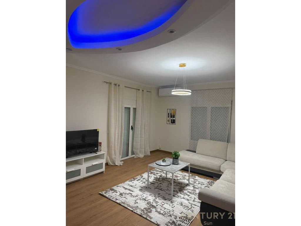 Apartament 2+1 Me Qira në Qendra Tregtare Kristal! 4