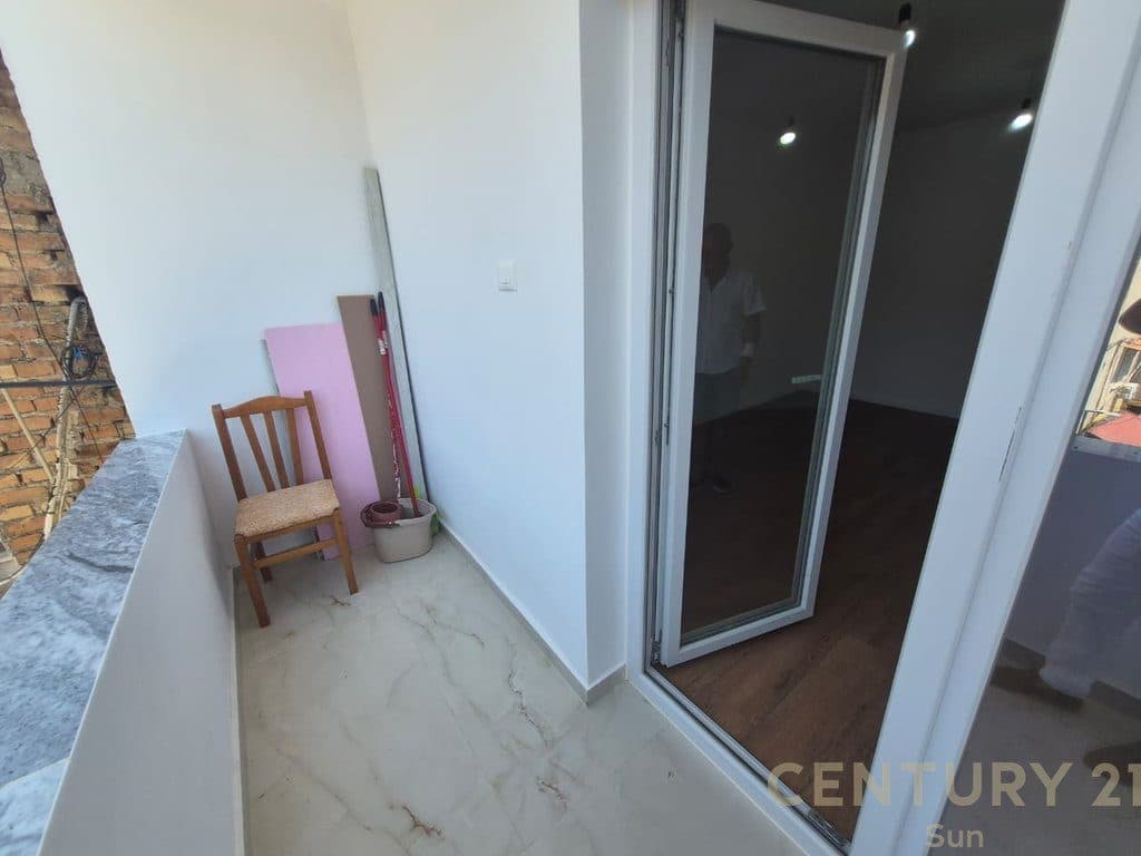 Shitet Apartament 1+1 – Rruga Thanas Ziko 300 metra mbi Gjimnazin “Partizani” 3