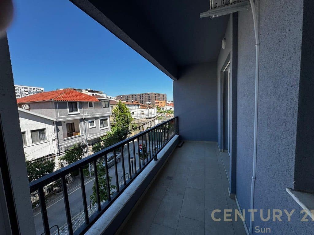 Apartament 1+1 Me Qira në Rruga 5 Maji, Tiranë - 550€ | 68 m²