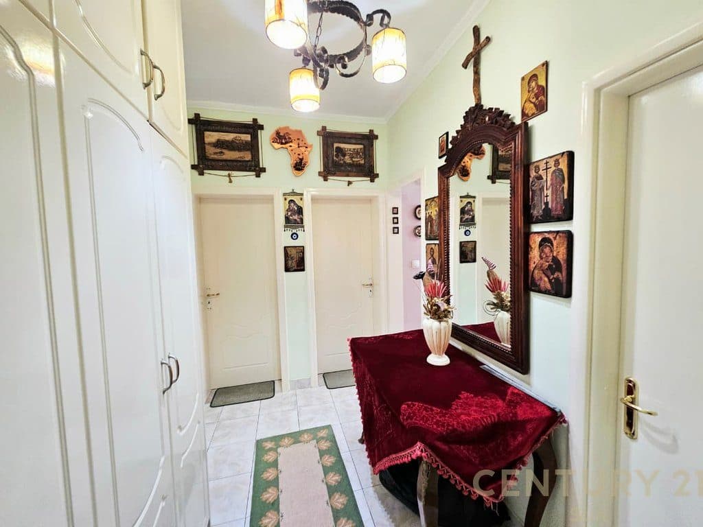 APARTAMENT 2+1 PER QIRA PRANE AMBASADES AMERIKANE