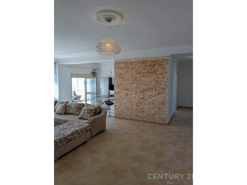 SHITET APARTAMENT 3+1 PRANE STADIUMIT DURRES! 3