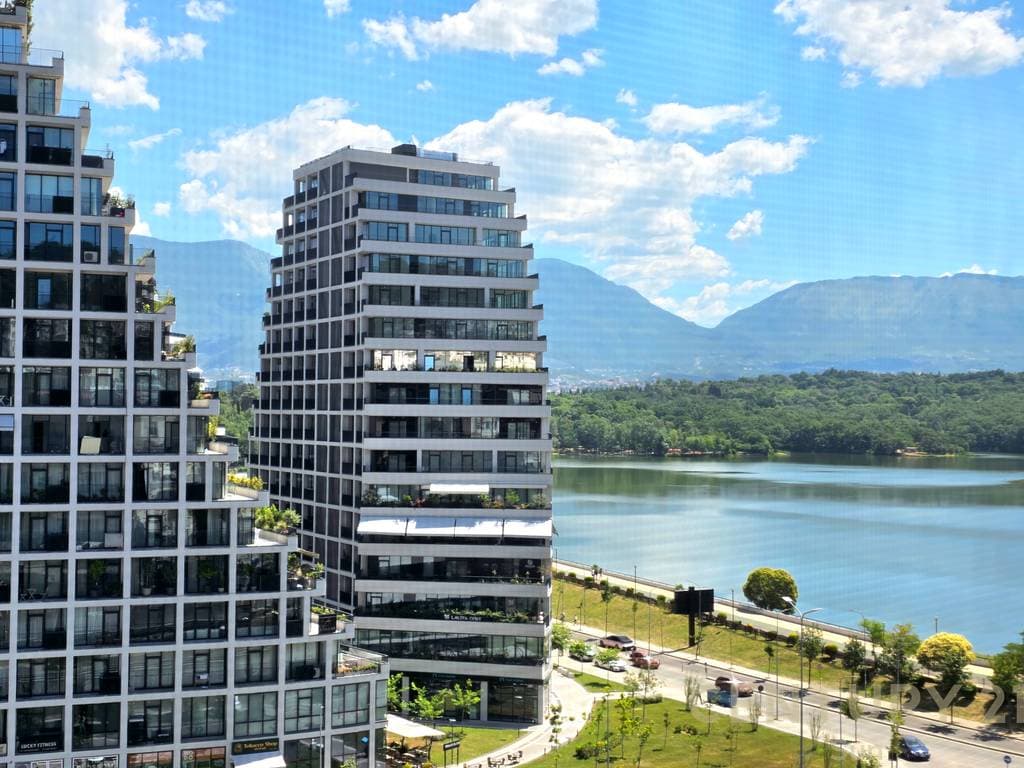 DUBLEX/PENTHOUSE PER SHITJE PRANE LIQENIT ARTIFICIAL