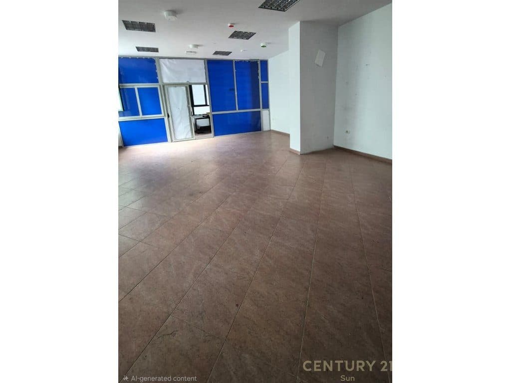 Jepet me qera zyre 90 m² te ish ekspozita! 4