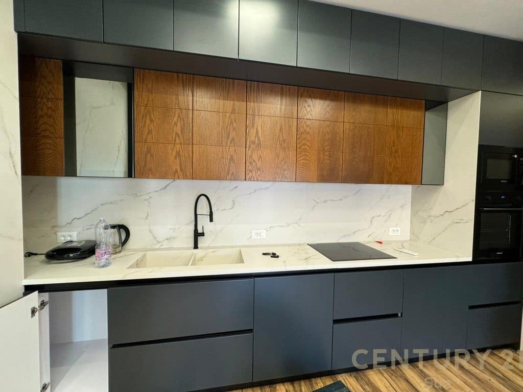 APARTAMENT PER SHITJE 2+1+2+2 POSTE PARKIMI TE KOMPLEKSI DELIJORGJI! 3