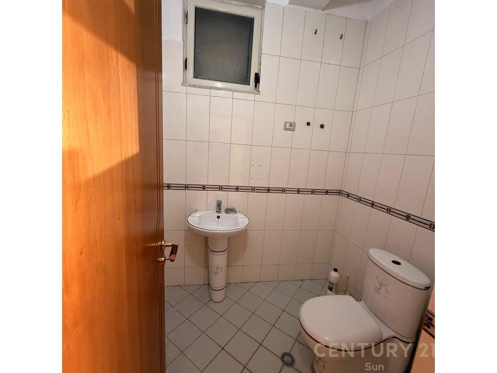 Ambient Komercial Në Shitje në Vlorë, Centrale - 560000€ |251 4