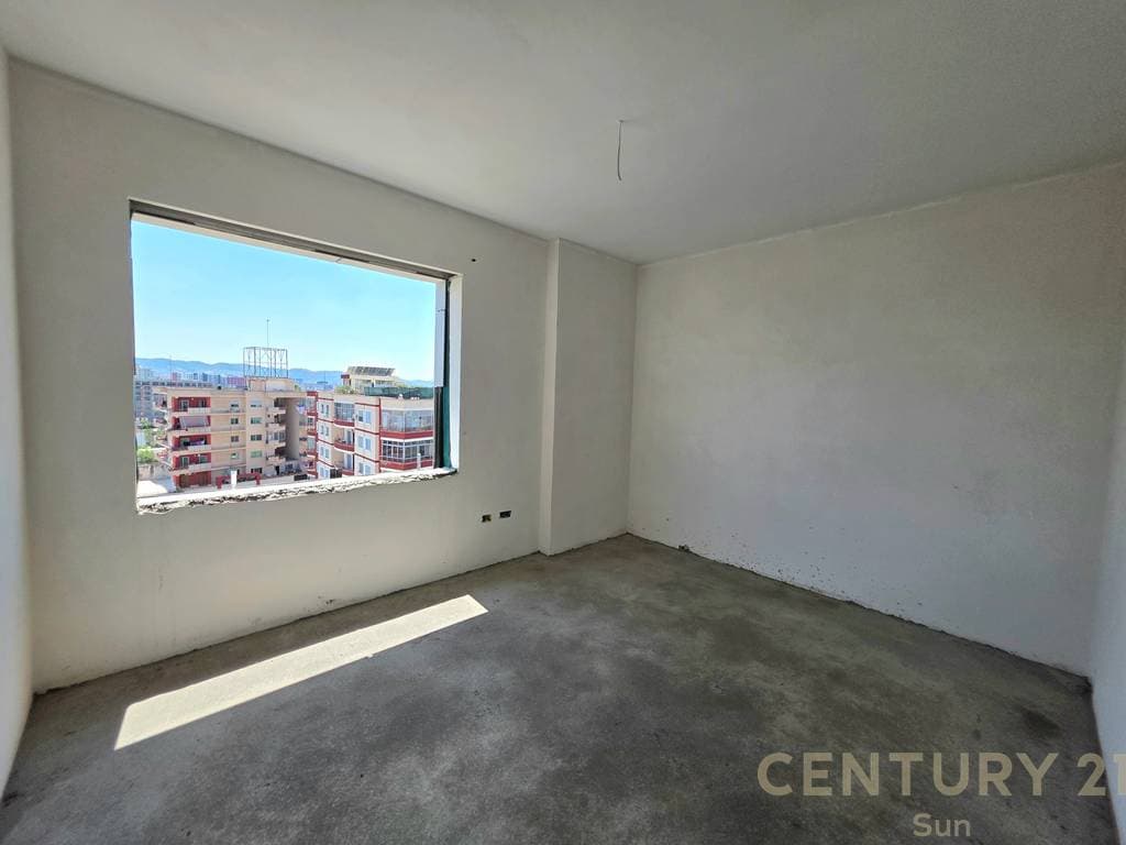 APARTAMENT 3+1 PER SHITJE NE PASKUQAN 4