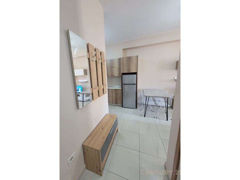 APARTAMENT 1+1 ME QIRA KOMPLEKSI FRATARI 2