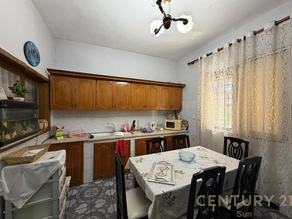 Apartament 2+1+post Me Qira në Laprakë 4