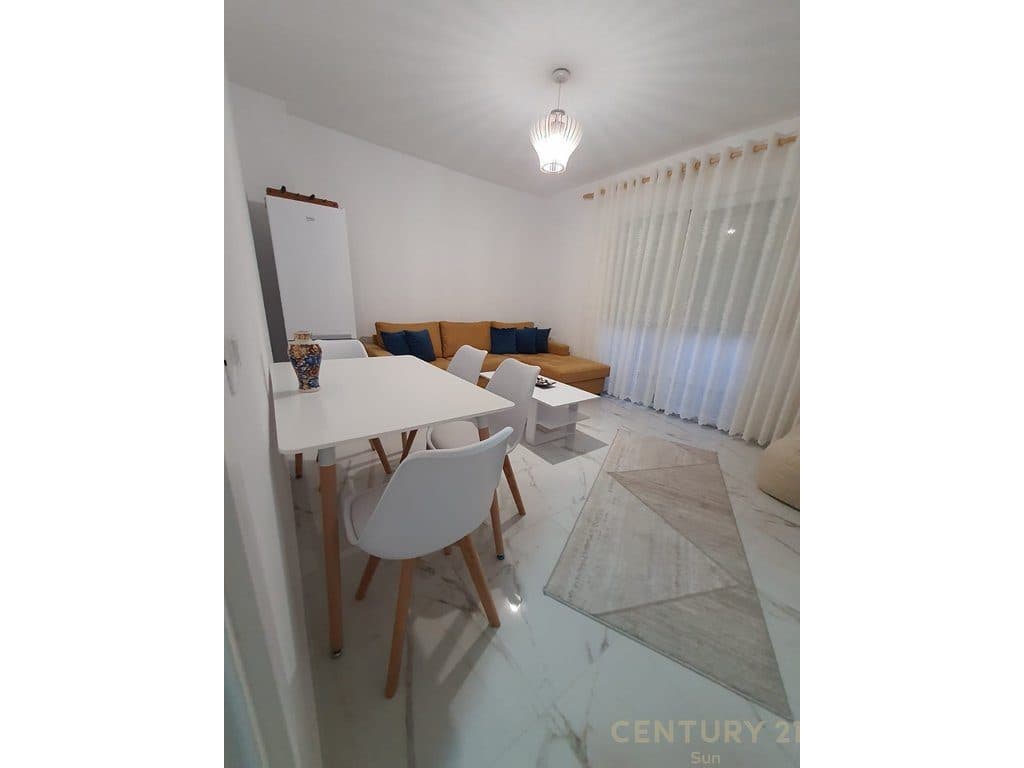 JEPET ME QIRA APARTAMENT 1+1,PRANE HOTEL GRINT NE GOLEM!