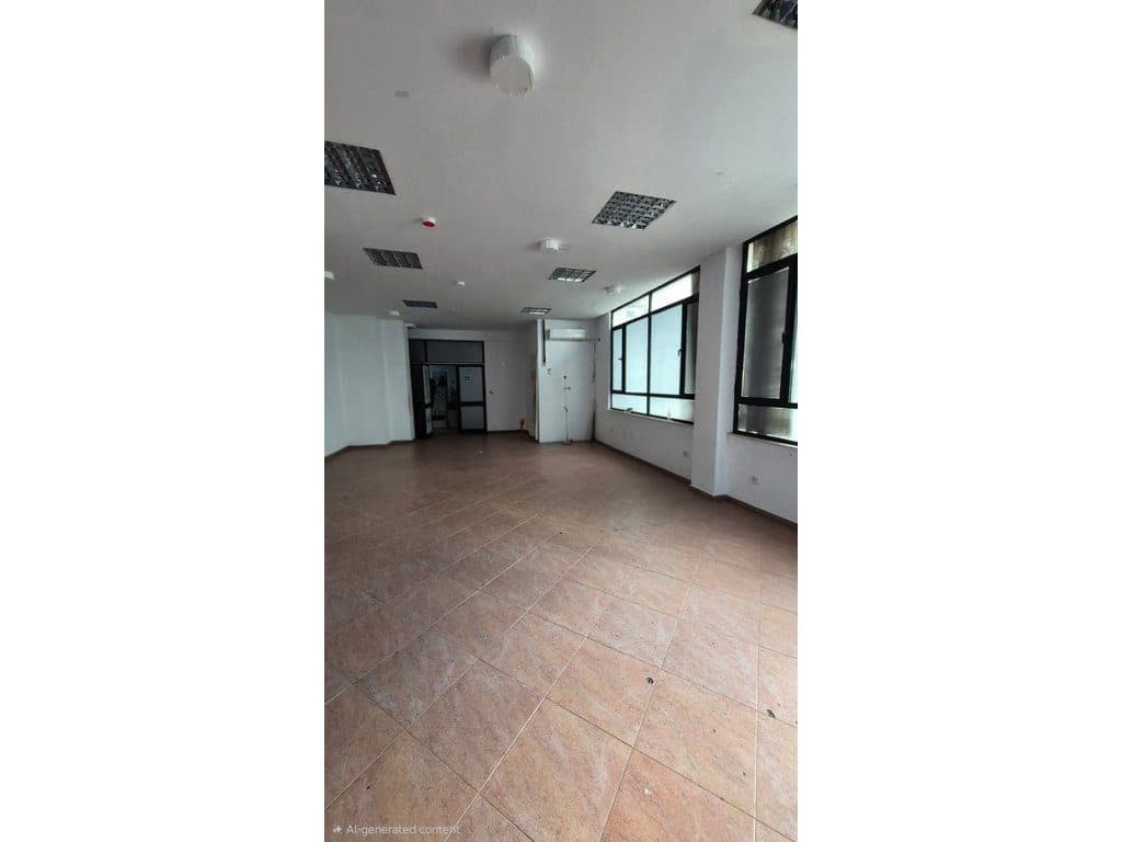 Jepet me qera zyre 90 m² te ish ekspozita! 2