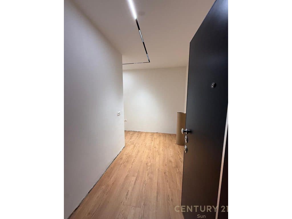 APARTAMENT 2+1+2 ME QIRA PER ZYRA, TEK ISH-EKSPOZITA, TIRANE! 4