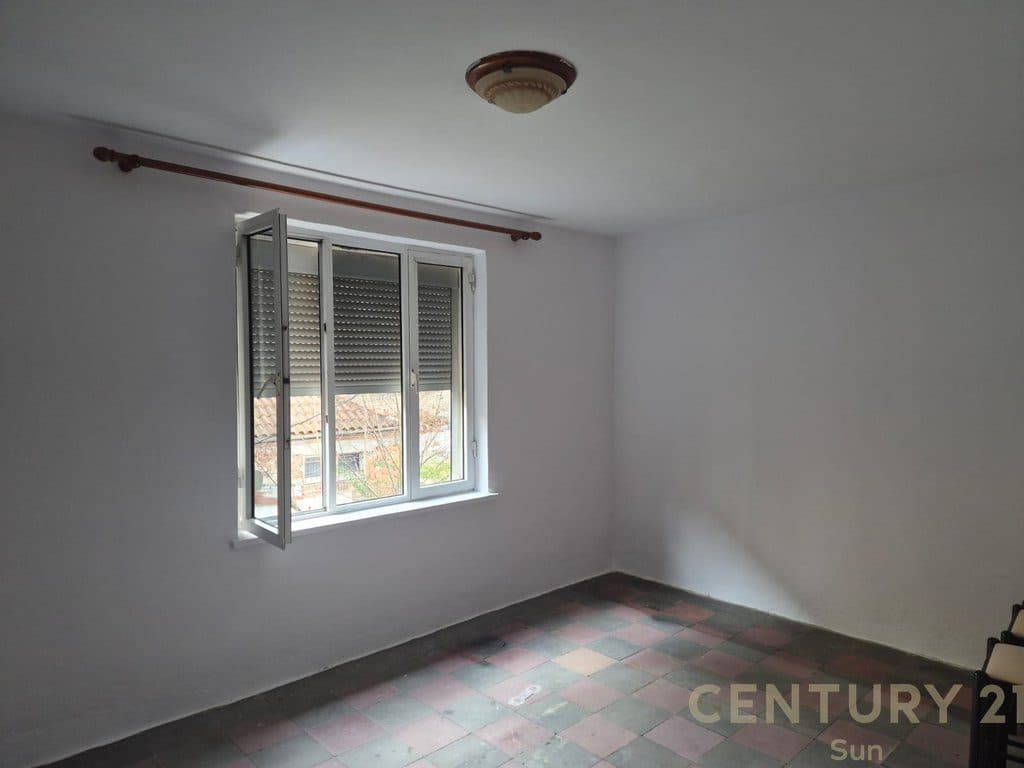 Apartament 1+1 për shitje – Rruga e Kavajës, pranë Garden Building! 3
