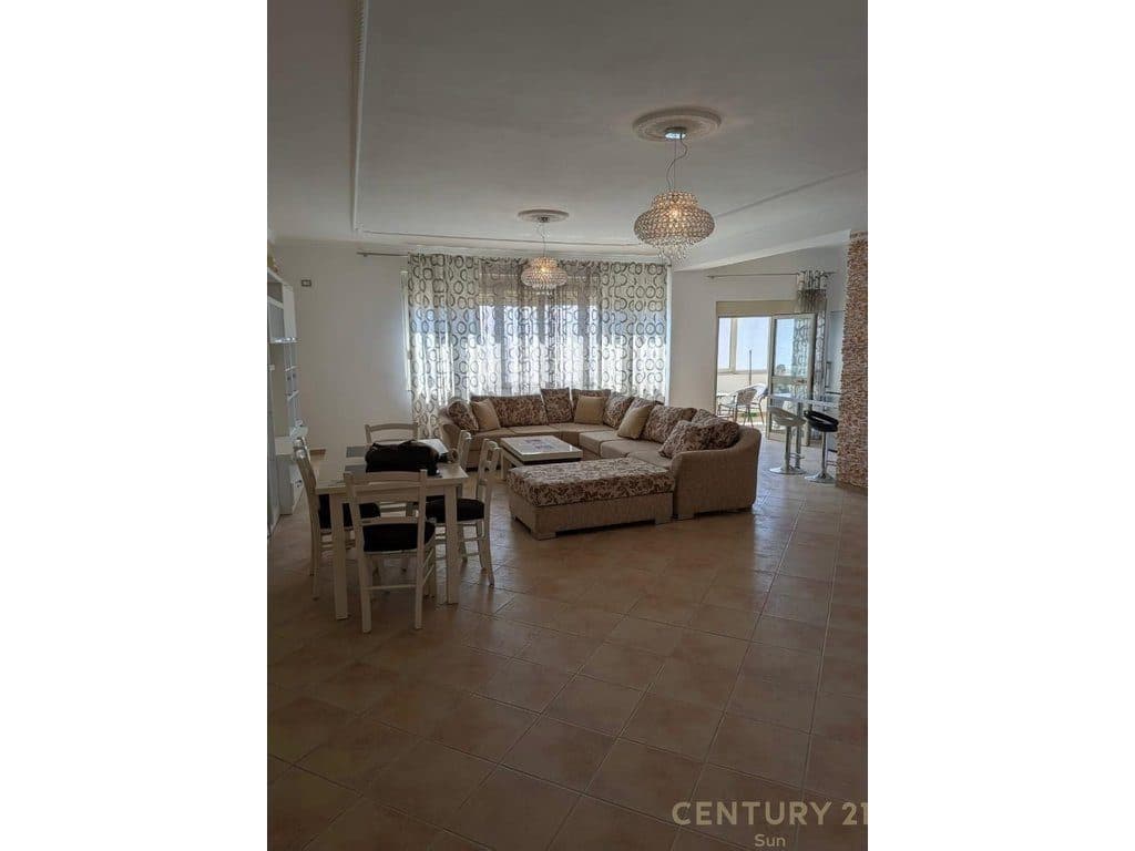 SHITET APARTAMENT 3+1 PRANE STADIUMIT DURRES!