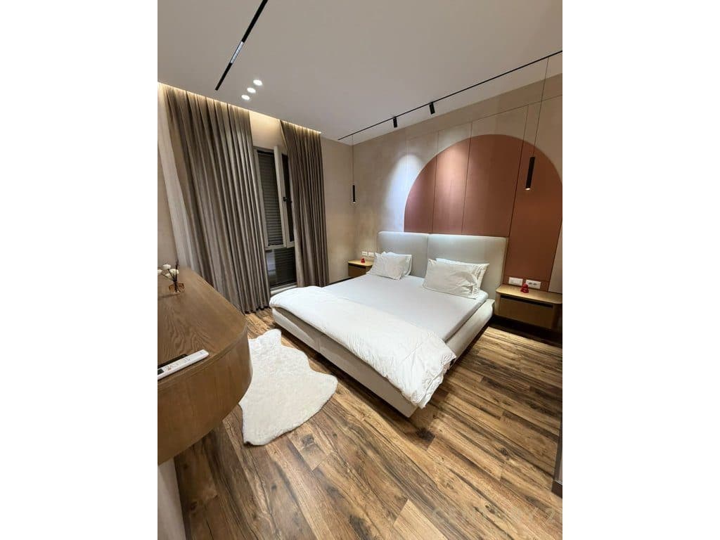 APARTAMENT PER SHITJE 2+1+2+2 POSTE PARKIMI TE KOMPLEKSI DELIJORGJI! 3