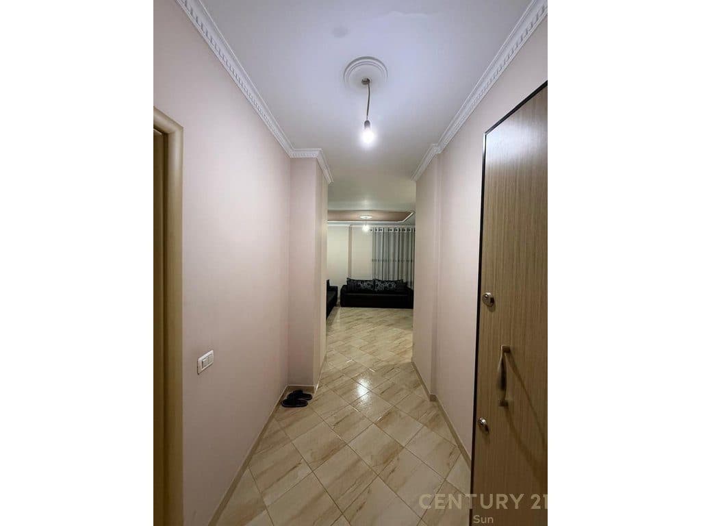 Apartament 2+1+Garazh Për Shitje te Amerikan 3