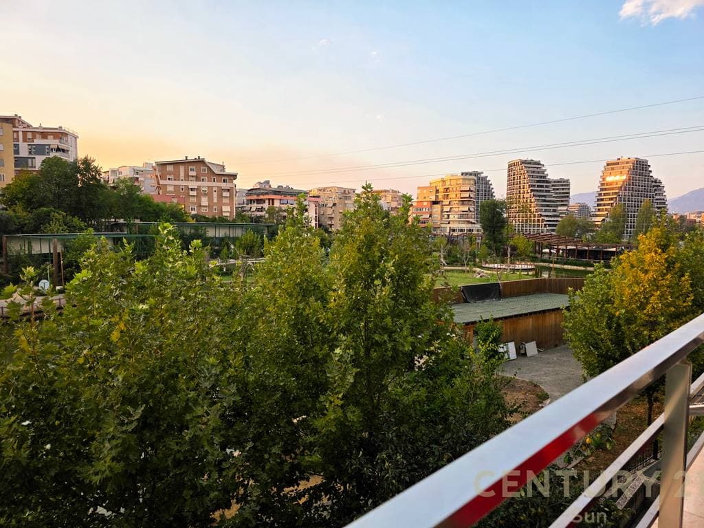 APARTAMENT 3+1+ POST PARKIMI TEK KOPSHTI ZOOLOGJIK