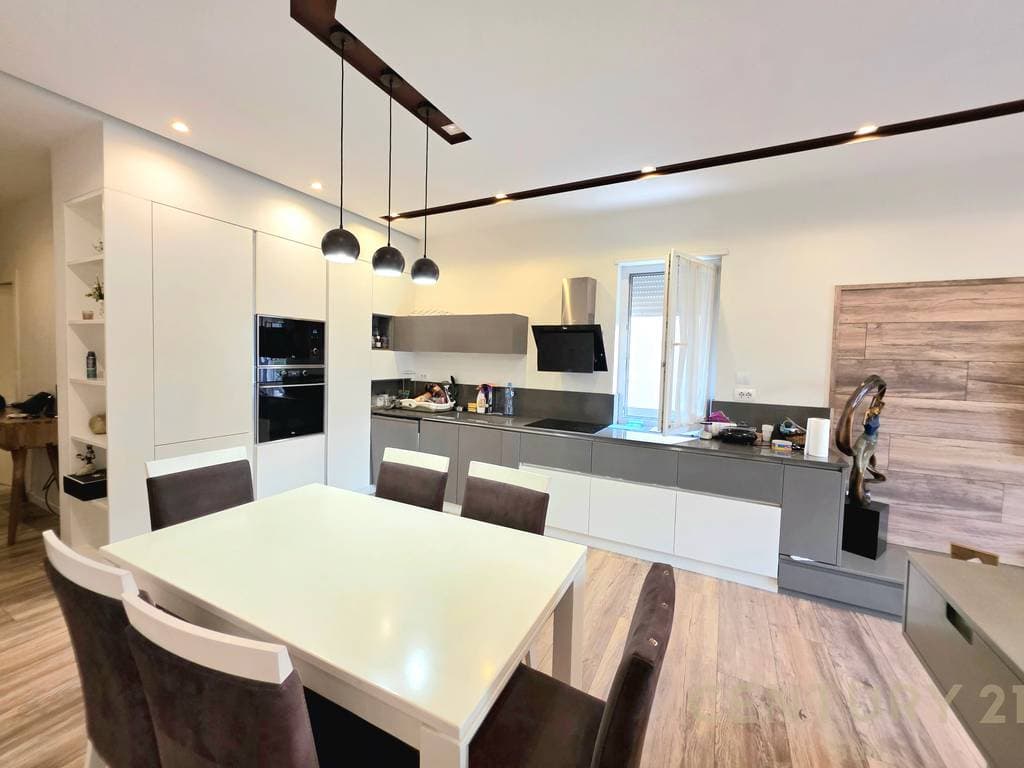 APARTAMENT 3+1+ POST PARKIMI TEK KOPSHTI ZOOLOGJIK 3