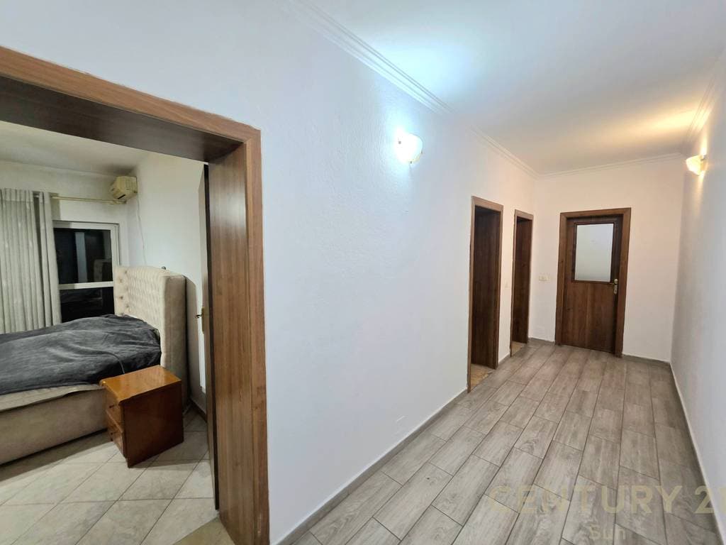 SHITET APARTAMENT 3+1+2 NE KOMUNEN E PARISIT 3