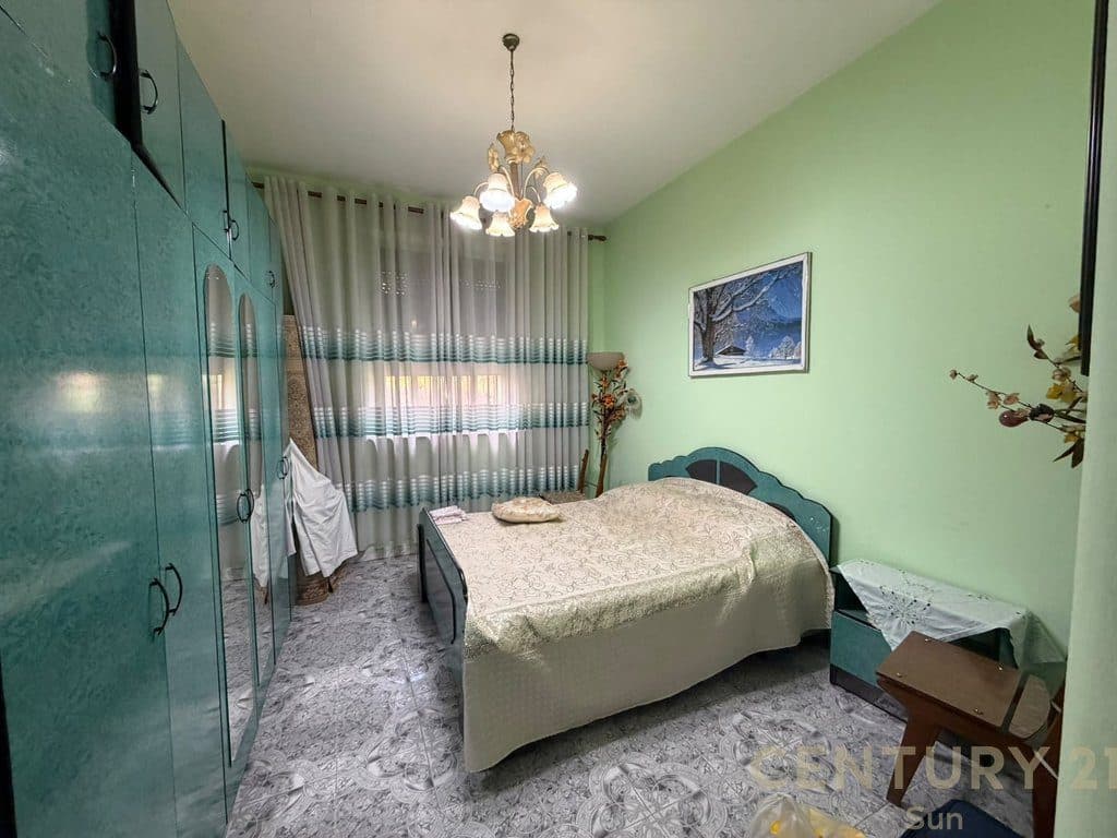 Apartament 2+1+post Me Qira në Laprakë 2