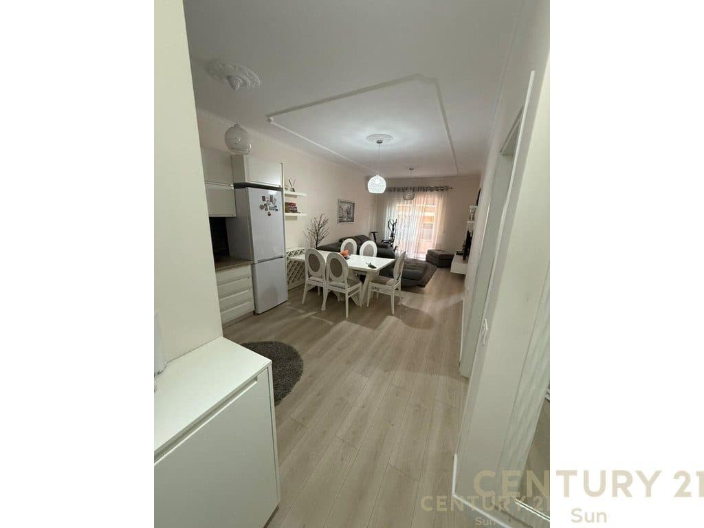 SHITET APARTAMENT NE LUNGOMARE! 2