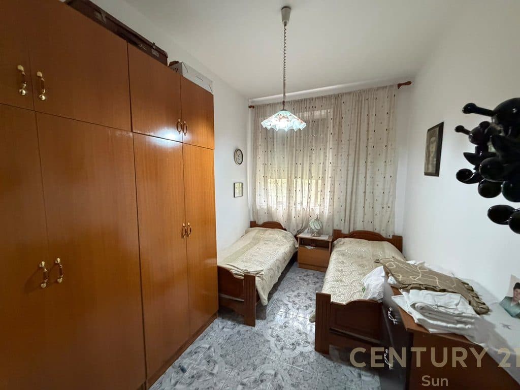 Apartament 2+1+post Me Qira në Laprakë 3
