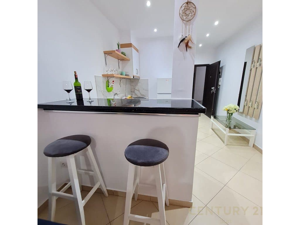 2 Apartament 1+1 Për Shitje në Vlorë