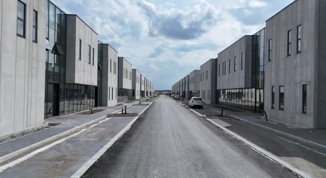 Shitet / Jepet me Qira Kapanon + Zyra | Investim Industrial | Sektor Rinia, Durrës 2