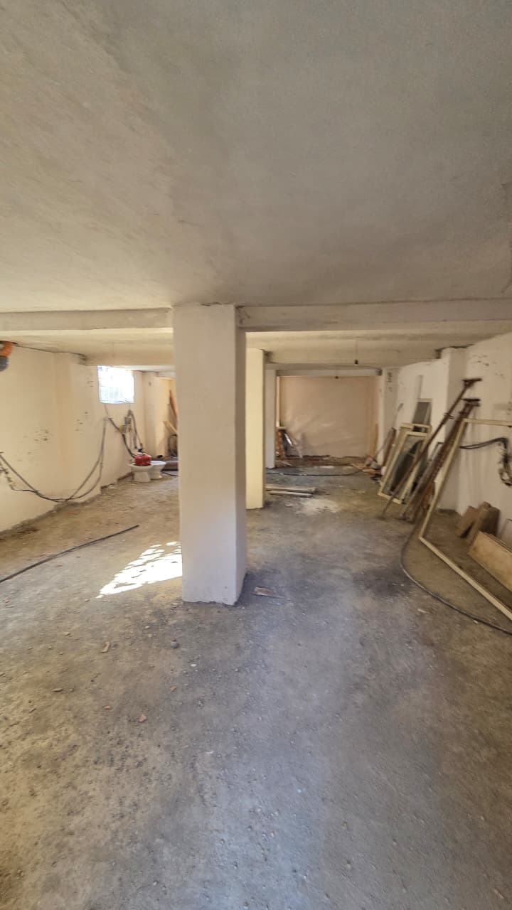 Shiten 2 magazina të veçuara | Golem, Durrës 4