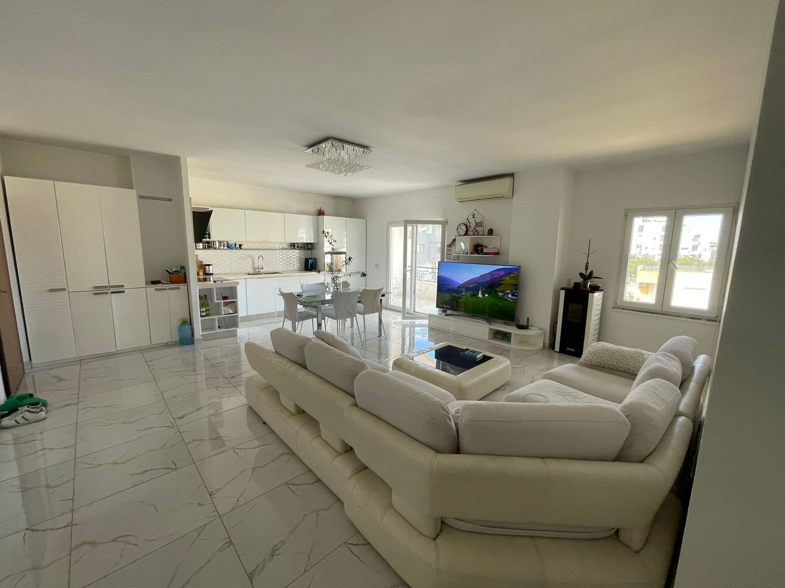 Shitet Apartament 3+1 | Shkëmbi i Kavajës, Durrës 2