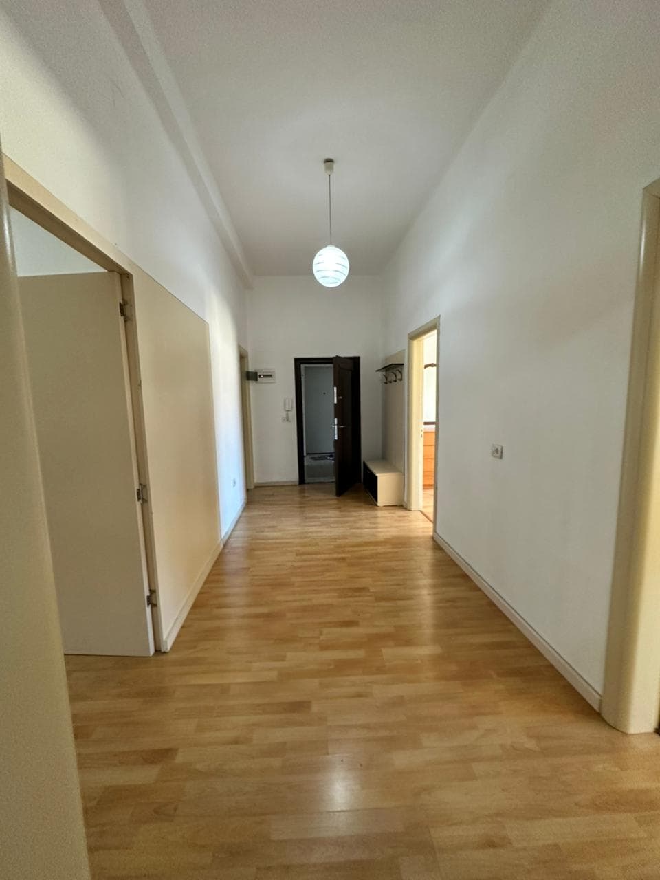 Jepet me Qira Apartament 3+1 | Blue Star, Durrës 3