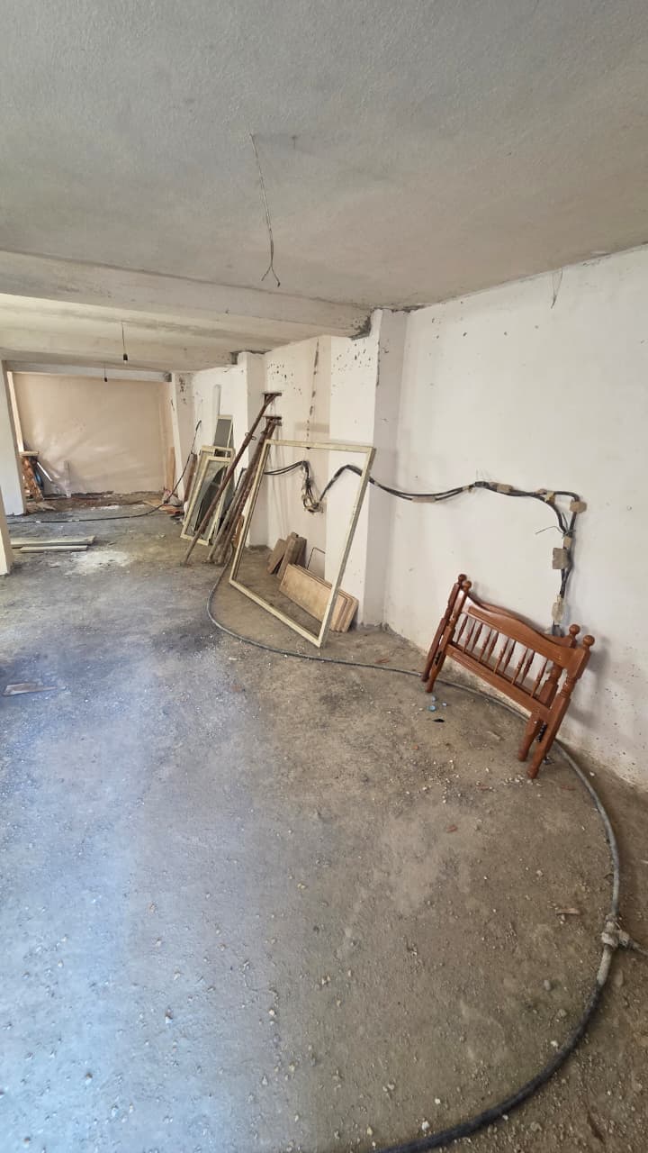 Shiten 2 magazina të veçuara | Golem, Durrës 2